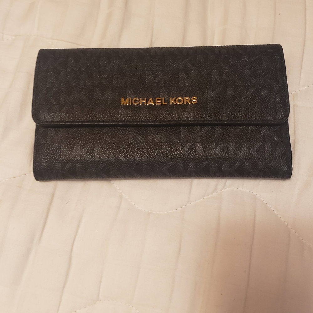 Long michael kors wallet mk logo
